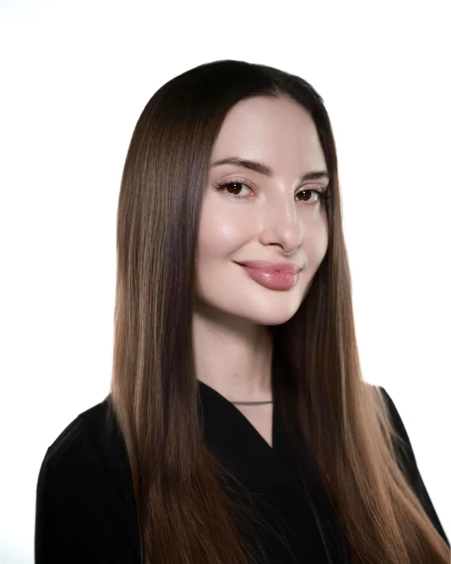 Яна Руфильевна